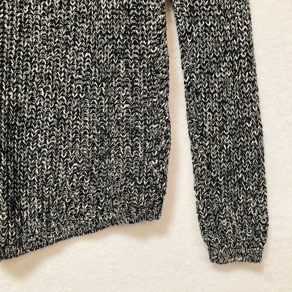 H&M Black & White Knit Long Sleeve Crewneck Sweater Size XS - Picture 9 of 9